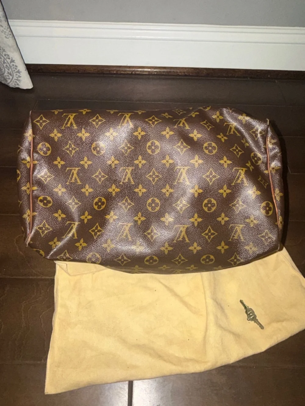 Authentic Louis Vuitton Speedy “35” Brown Monogram Canvas Handbag - Picture 4 of 10